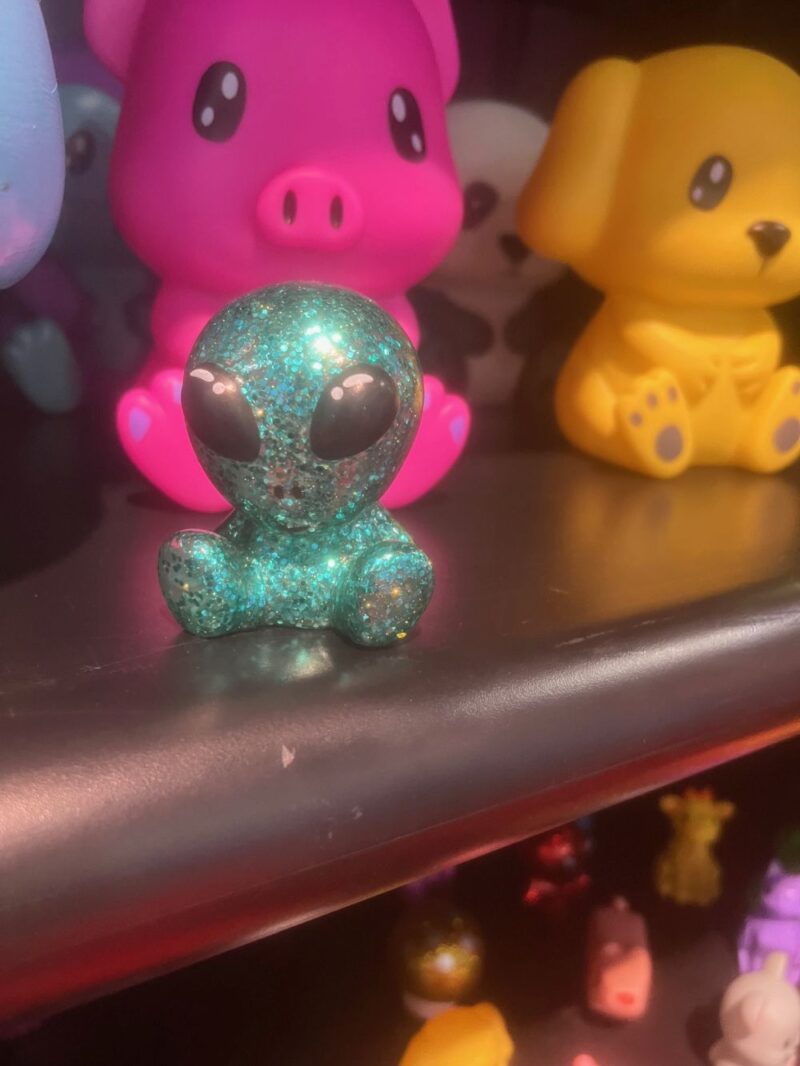 blue glitter alien